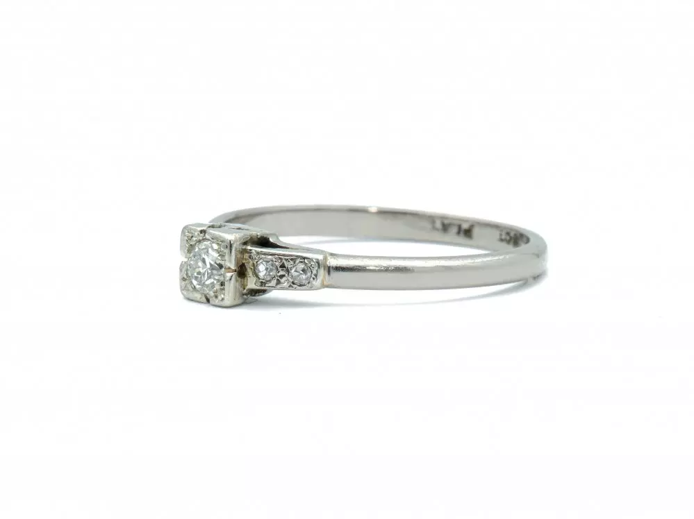 Antieke en Vintage Ringen - Antieke ring Art Deco witgoud diamant