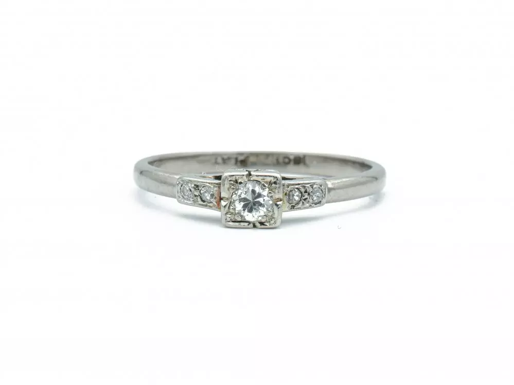Antieke en Vintage Ringen - Art Deco diamant ring witgoud