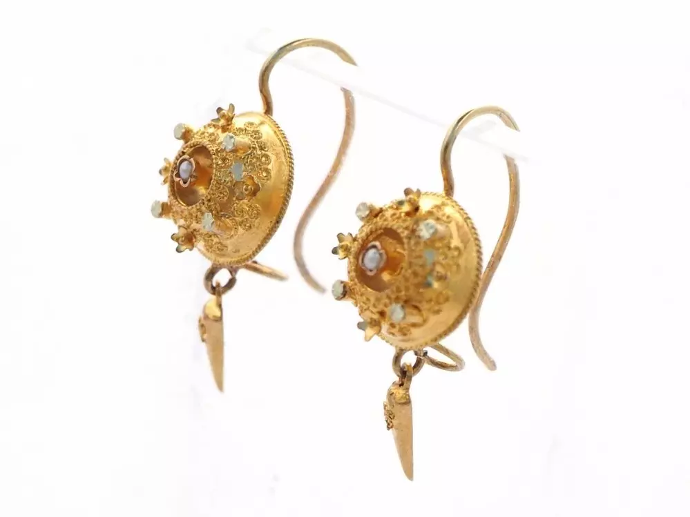 Antieke en Vintage Oorbellen - Zeeuws knopje gouden oorbellen