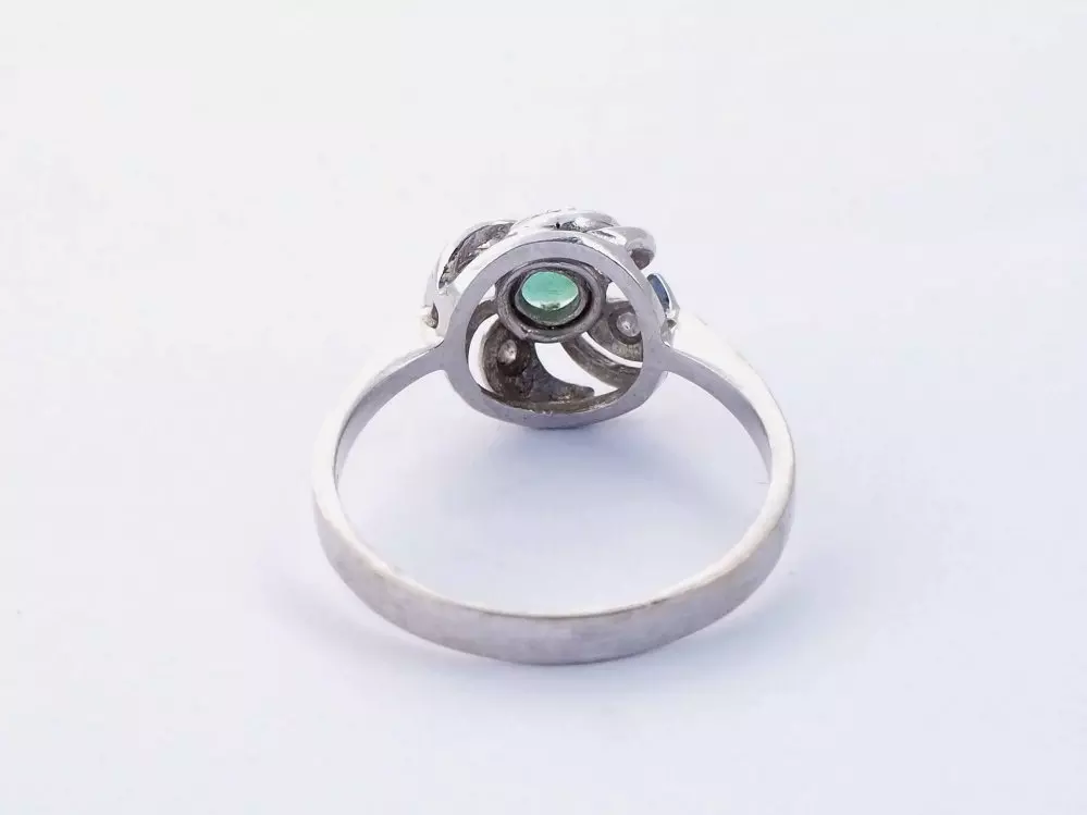 Antieke en Vintage Ringen - achterkant smaragd ringetje