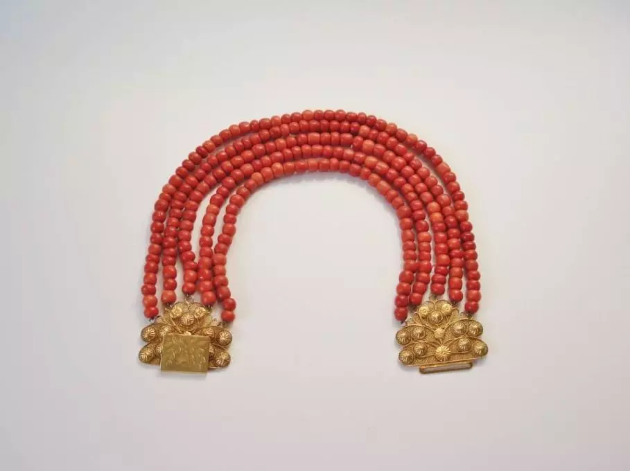 Antieke en Vintage Kettingen en Armbanden - antieke bloedkoralen ketting