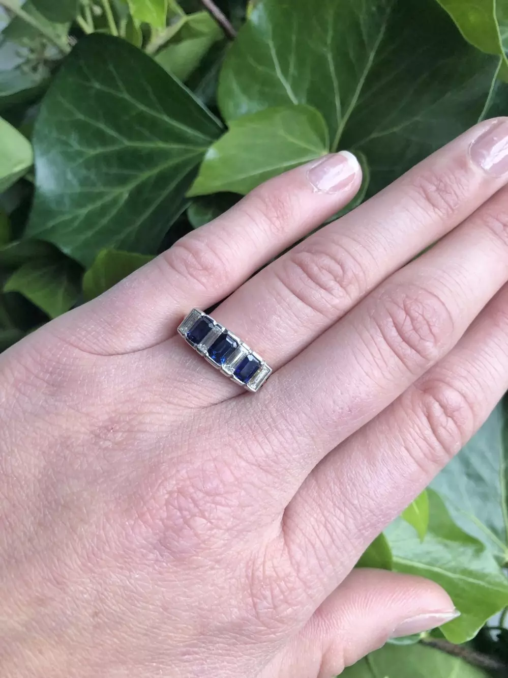 Antieke en Vintage Ringen - art deco saffier baguette ring diamant