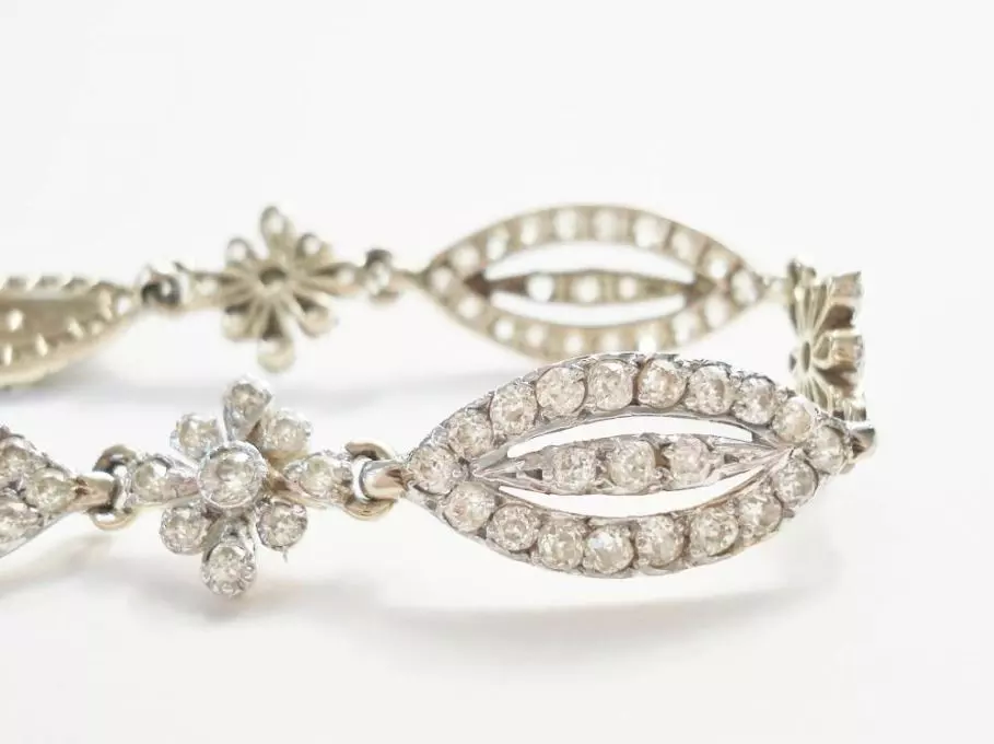 Antieke en Vintage Kettingen en Armbanden - detail briljanten armband