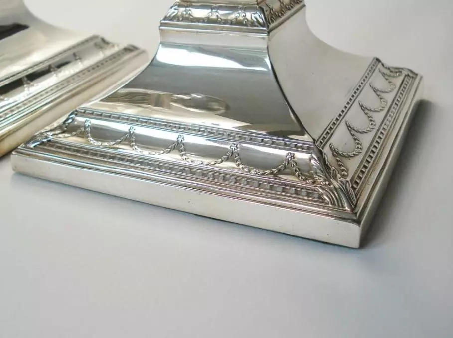 Zilveren Kandelaars - detail zilveren kandelaren 1895