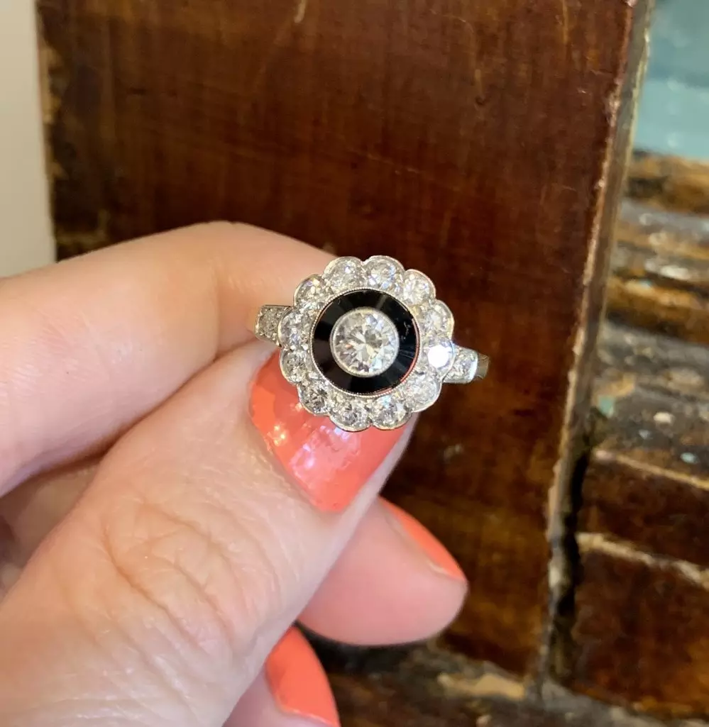 Antieke en Vintage Ringen - diamant ring met onyx