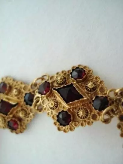 Antieke en Vintage Kettingen en Armbanden - geelgouden boojesarmband 3