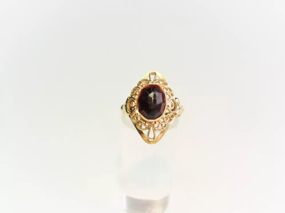 Antieke en Vintage Ringen - geelgouden ring granaat 1