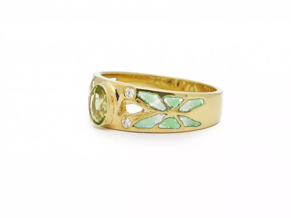 Antieke en Vintage Ringen - geelgouden ring met groen wit emaille