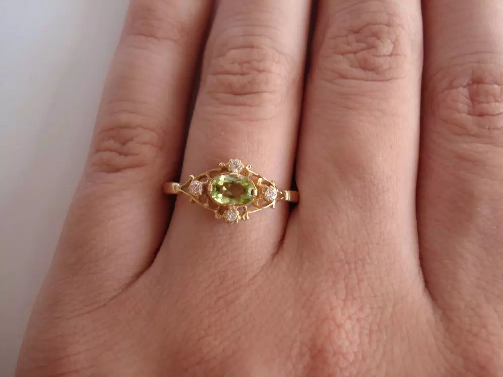 Antieke en Vintage Ringen - geelgouden ring peridot