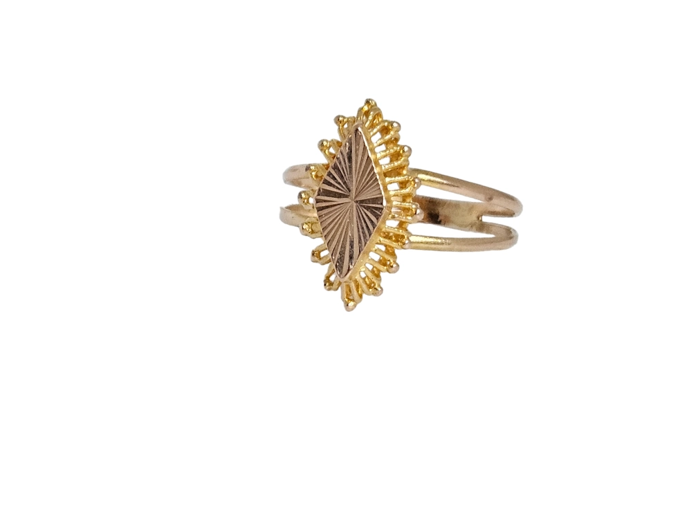 Antieke en Vintage Ringen - geelgouden ring sprankelend