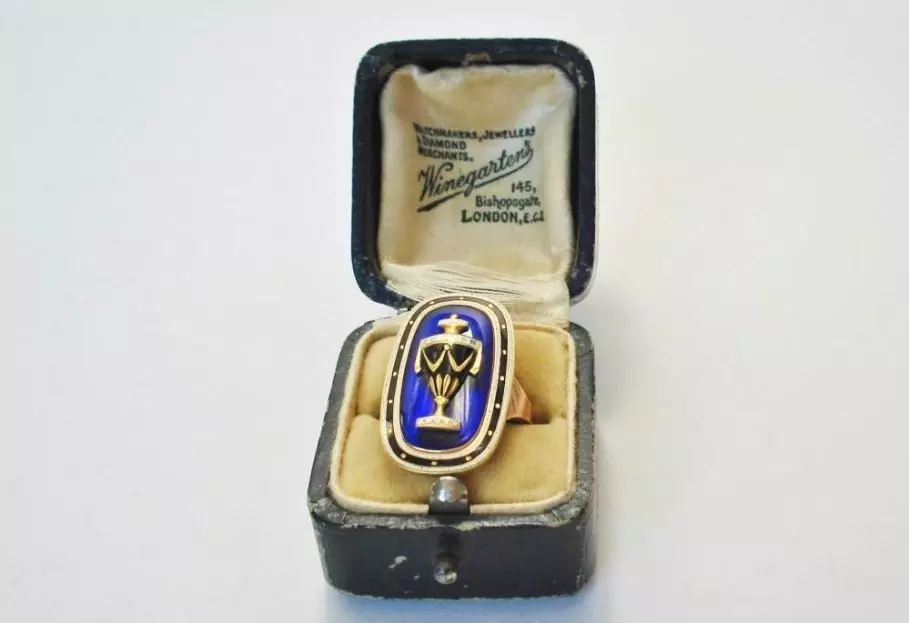 Antieke en Vintage Ringen - georgian ring met blauw emaille