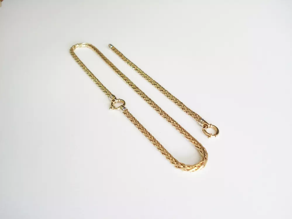 Antieke en Vintage Kettingen en Armbanden - gouden collier met cartierslot