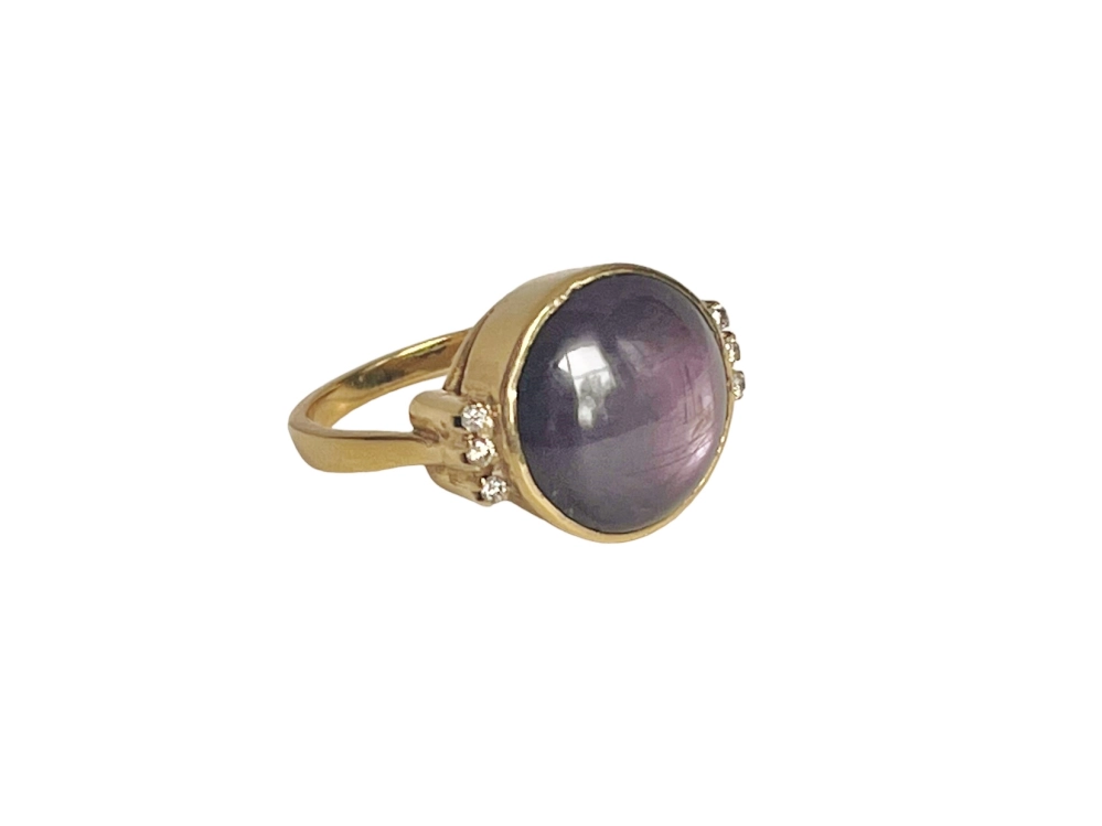 Antieke en Vintage Ringen - gouden ring cabouchon amethist