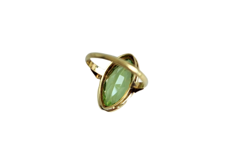 Antieke en Vintage Ringen - gouden ring vintage groene prasioliet