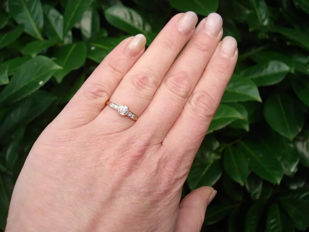 Antieke en Vintage Ringen - hand verlovingsring