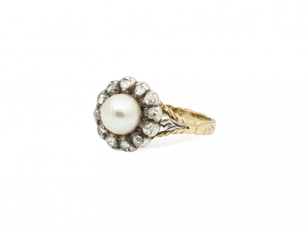 Antieke en Vintage Ringen - klassieke ring parel diamant