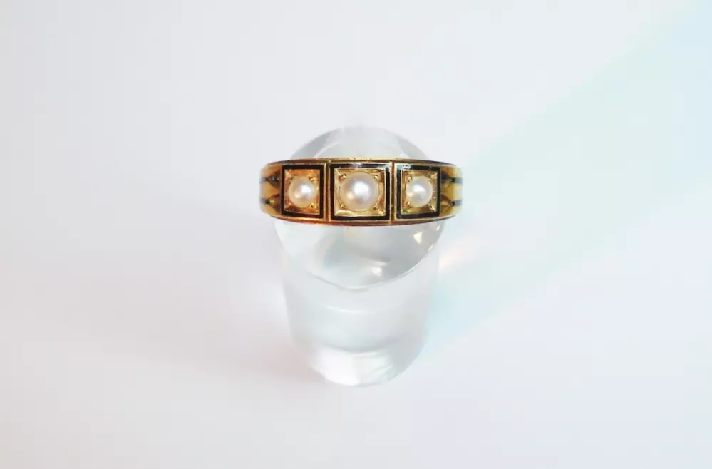 Antieke en Vintage Ringen - victoriaanse ring parels emaille