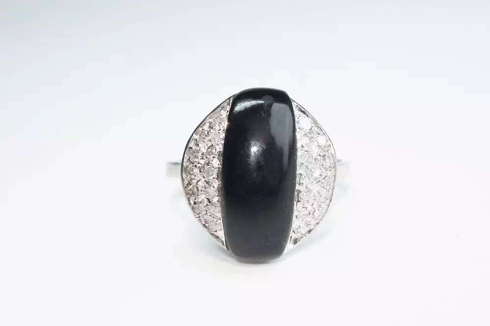 Antieke en Vintage Ringen - witgouden ring onyx diamant