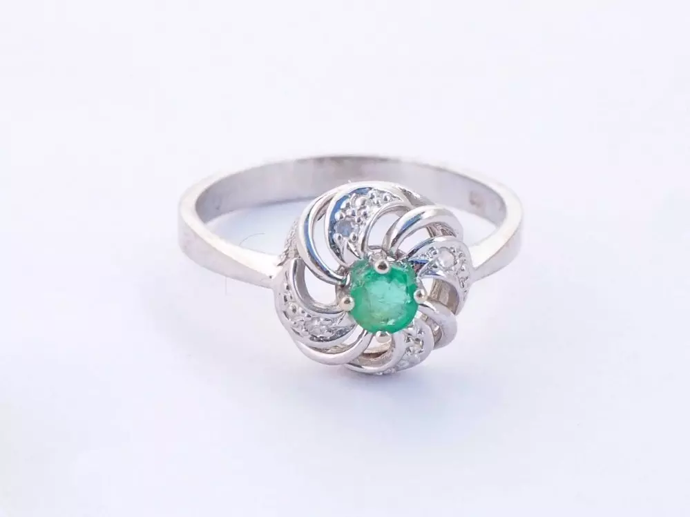 Antieke en Vintage Ringen - witgouden ring smaragd