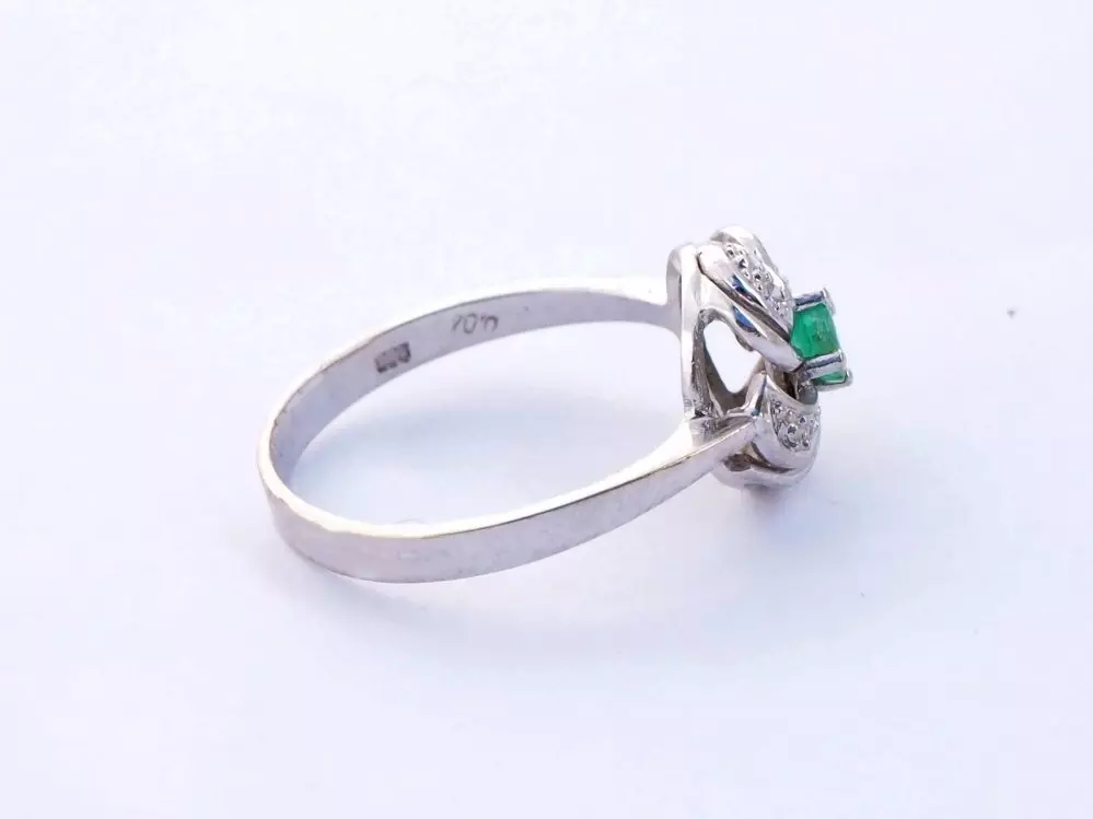 Antieke en Vintage Ringen - zijkant ring smaragd